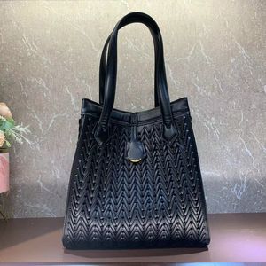 Woven Leather Tote Bag Shopping Shoulder Bag Large Capacity Handbags Bags Hidden Magnetic Buckle Solid Color Travel Pouch High Quality Tote Purse Luxury designer