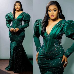 Emerald Green Plus Size Aso Ebi Prom -klänningar Sparkande färgglada kristaller Kväll Formella klänningar för speciella tillfällen Födelsedagsfestklänningar Engagemang GOWNNL248