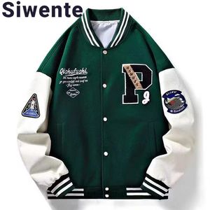 Färgmatchande randig standup -krage Mens Jacket Letter P Trendy Baseball Coat Retro Armband Personlig för män 240102