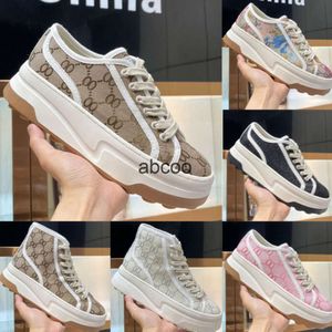 Designer Women Casual Shoes Italy Lågtyg 1977 Högt toppbrev Högkvalitativ sneaker Beige Ebony Canvas Tennis Shoe Fabric trims