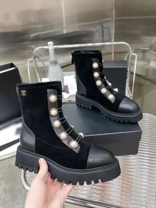 Mulheres de luxo botas de designer grosso único letra pérolas designers Martin Geunine couro mulheres tornozelo botas sapato preto beleza moda mulheres botas curtas