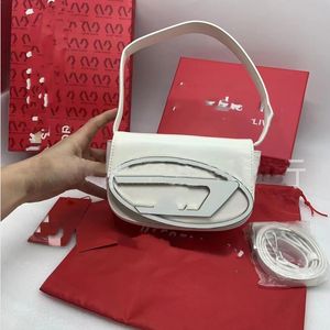Modedesigner Dingdang Evening Bags Bag Nisch Design Underarm Bag personlighet Enkel axel Crossbody Small Square Bag Stor hårdvara Sadelpåse