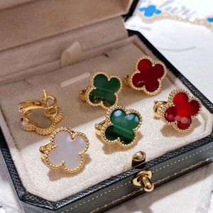 Orecchini in oro 18 carati con quattro trifogli firmati clip per donne lusso carino dolce fidanzamento fascino elegante orecchini bianchi rossi orecchini orecchini regali di compleanno gioielli di nozze