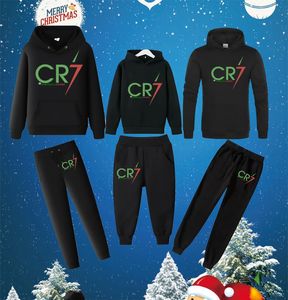 フットボール愛好家CR7クリスマスファミリーマッチングセット印刷された子供用服のパーカーパンツセットクリスマス家族ルック240102