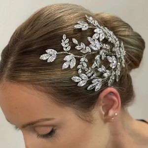 Accessori per capelli da sposa Zircone cubico Pettine per capelli da sposa Copricapo Lustro di lusso Copricapo da sposa Corona Copricapo da donna Gioielli per capelli 240102