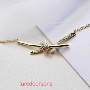 2024 new Designer Tifannissm necklace Stainless steel V gold intertwined knot with diamond T rope collarbone chain high quality 18k pendant