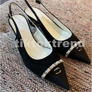 Thick Heel sandals high quality dress shoes fashion new rear empty trip strap chain baotou lightweight and comfortable