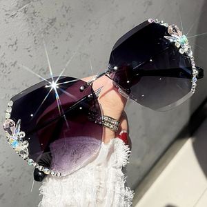 Design de marca de luxo Vintage Rimless Rhinestone Sunglasses Momen Homens Moda gradiente de lentes de sol tons de óculos para feminino