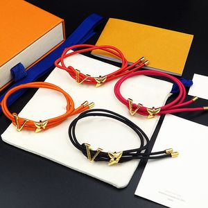 Designer Luxury Donkey Family Leather Bracelet French Famous Brand Classic Four Color Adjustable Iv Women Charm Jewelry Sister Fashion Surprise Gift