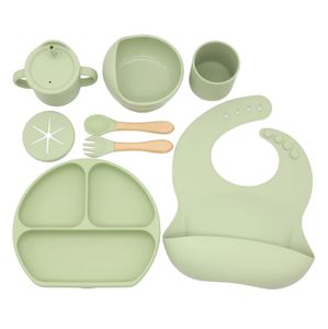 6/7st Baby Silicone Feeding Table Seary Set Non-Slip Sucker Bowl Dining Plate With Cover Bibs Spoon Fork Sippy Cup Dishes 240102