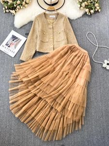Arbeitskleider Prominente Luxus Mesh Zweiteilige Sets Frauen Herbst Winter Tweed Kurzmäntel Tüll A-Linie Unregelmäßiger Kuchenrock Koreanische Outfits