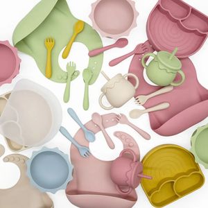 BPA FREI Baby Saugnapf Silikon Geschirr Teller Schüssel Lätzchen Solide Regenbogen Bebe Löffel Gabel Utensilien Kind Training Geschirr Baby Zeug 240102