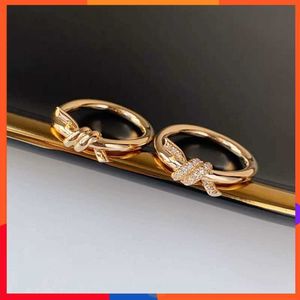 Rings Jewelry Valentine's Day Gift Ailing t Ring 925 Silver Knot Cross Couple Men Women W2Y1