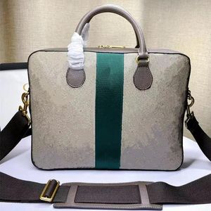 Bortkroppar Designer Portfölj MEN PRECHACES Luxury Laptop Bags Business Bag Computer Bags Fashion Leather High Quality