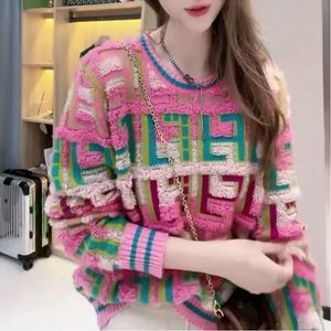 Kvinnor Autumn Winter Fashion Round Neck Pullover Jacquard Rainbow Colored Mångsidig långärmad Löst tröja Stickade toppar 240103