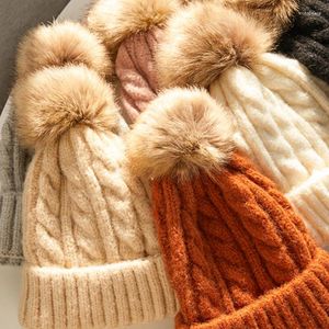 Beralar Sonbahar Kış Erkek Kadınlar Örme Şapka Düz Renk Yumuşak Kalın Polar Çizgili Beanies Cap Sivil Kürk Pom Moda Açık Hava Spor Şapkaları