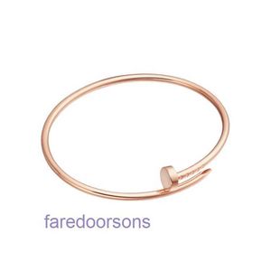 Braccialetti online di Luxury Auto Braccialetti 8 Nuovo Bracciale per chiodo in edizione stretta in oro rosa Prezzo pubblico ha una scatola originale