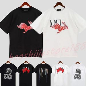 2024デザイナーメンズアンドレディーズ半袖TシャツデザイナーTシャツAmirs Amirsy Summer Fashion Brand Sand Fluid Letter Printed Tees Size S-XL H1