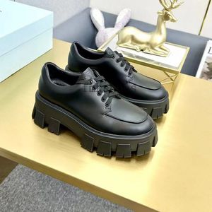 Loafers designer skor mjuk cowhide plattform sneakers gummi svart glänsande läder chunky rund huvud sneaker tjock botten skon storlek 35-41 07