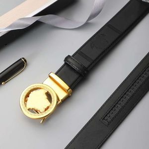 Vercaces de designer Cinturão versagesmedusa cinturão masculino de estilo automático personalizados, mesmo estilo de estilos de faixa de calça moda e versátil