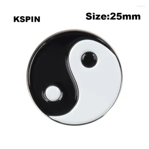 Brooches Yin Yang Badge Clips Button For Clothes Metal Kawaii Pins In XY0094