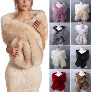 Faux Fur Winter Women Bridal Shawl Wedding Wedding Cape w Stock Cloaks Płaszcz na wieczorną imprezę solidną kołnierz 4635424