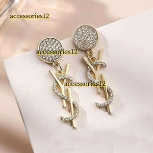 2024 Stud Fashion Women Designer Earrings Stud Brand 18K Gold Plated Designers Geometry Letters Crystal Earring Wedding Party Jewerlry Classic Style Brincos