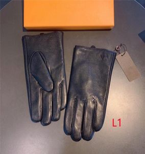 Men Women Designer Gloves Winter Luxury Genuine Leather Mittens Brand Five Fingers Glove Warm Cashmere Inside Touch Screen Mitten 6458652