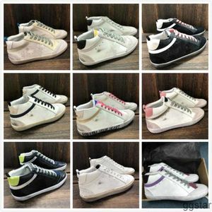 Com caixa Goldenlys Gooselies Sneakers Glitter 2023 Mid Star Sneakers High Top Estilo Mulheres Sapatos Moda Itália Rosa Ouro Clássico Branco Do Velho Sujo Designer Sapato W BF0M