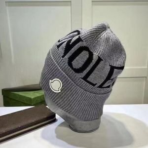 2024 Projektant mody kapelusze czapki dzianinowe czapki i kobiece czapka jesień/zima termiczna dzianina marki narciarskie maska ​​wysokiej jakości w kratę czaszka luksusowa ciepła czapka
