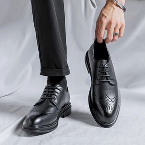 Business Mens Leather Quality High Casual Dress Classic italienska formella Oxford Elegant Men Office Shoes