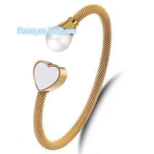 Yiwu daicy högkvalitativ armband smycken justerbar rostfritt stål kabeltråd armband hjärtpärlarmband 18k guld kvinnor gåva