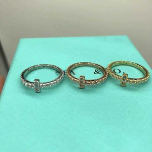 Anéis jóias t s925 anel de prata esterlina simples elegante versátil personalizado rosa banda de ouro diamante handpiece gi36