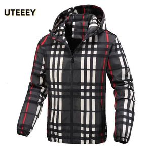 Ueteey Spring Autumn Jackets Men WindProof Plaid Varsityカジュアルアウトドアフード付きボンバージャケット