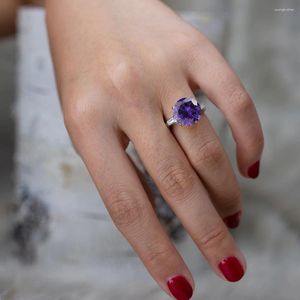 Anelli a grappolo Dubai Lusso Maschio Femmina Grande zircone cubico Anello di pietra 7 Opzione colore per gioielli da sposa Promessa di fidanzamento Donna R-253