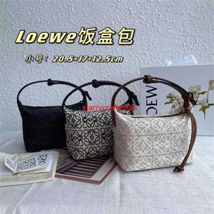 Bolsa de ombro Cubi Loewies Bolsa feminina nova Luo Lew Yiwei Bolsa de lancheira Cubi com bordado jacquard de ombro único carregando bolsa de maquiagem crossbody nas axilas B HB8G