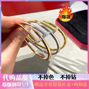 Luxury Car tiress Bracelets online store Celebrity Same Style Rose Gold Nail Bracelet Classic 18K Card Home Personality and Elegance Versati Have Original Box