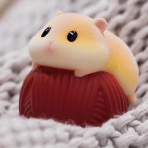 Toys ACTOYS Cang Langlang Homebody Hamster Warm Wool Ball Mini Figure Art Toy Gift