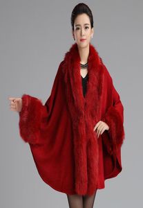 Sciarpe Capispalla caldo Mantello Rosso Nero Bianco Autunno Inverno Grande mantello Cappotto grande con scialle in pelliccia poncho9607287