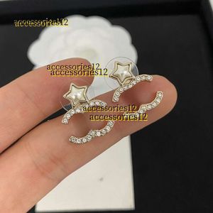 Stud Light Luxury Full Diamond Autumn New Double Letter Earrings Female Minority Five-pointed Star Temperament Senior Sense Earrings Small 2024 Designer Earrings