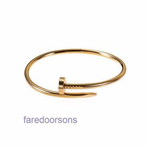 Negozio online di braccialetti per pneumatici di auto di lusso Nuovo braccialetto con unghie larghe in oro rosa, misura al pubblico, con scatola originale