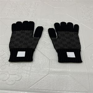 Rękawiczki z dzianiny klasyczny projektant jesień solidny kolor europejski i amerykański para mitens zimowa moda Five Finger Glove BL8897201