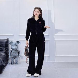Tasarımcı Trailsuit Velvet Kumaş Konforlu ve Deri Dostu Moda Çok Yönlü Kadınlar Kısa Zip Kapşonlu Haltan Düz Çizme Sweatpants Suit
