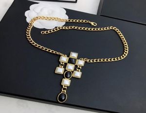 Vintage Fashion Jewelry for Women Party Europe Luxury Sweater Chain Black White Pearls Long Necklace C Stamp Gifts Chains1191875