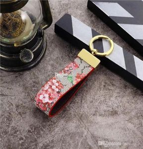 2022 Keychain Brand Designer Key Chain Mens Luxury Car Keyring Womens Fashion Bee Buckle Keychains Handmade Leather Men Women Bags9517434