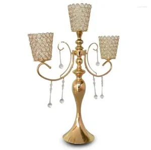 Portacandele 65 cm di altezza Candelabri in metallo dorato a 5 bracci con pendenti Sontuoso supporto da tavolo per matrimoni Decorazione della casa all'ingrosso