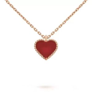 Sweet Heart Pendant Necklace Designer Jewelry 925 Sterling Silver Rose Gold Plated Four Leaf Clover Red Heart Shaped Designer Halsband för Woman Woman Wedding