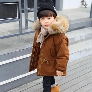 新しい子供の冬の服のジャケットキッズボーイ210古いサイズの毛皮のフード付きコート子供ボーイズ冬ジャケット