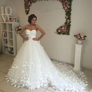 Klänningar 2024 Elegant Aline Wedding Dress Sweetheart Butterfly Flowers Court Train Tulle brudklänningar Vestidos de Novia