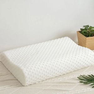 Cuscino ortopedico per biancheria da letto in memory foam 50 * 30 cm Cuscino per la protezione del collo a forma di onda Cuscini per dormire a rimbalzo lento Rilassa la cervicale 240103